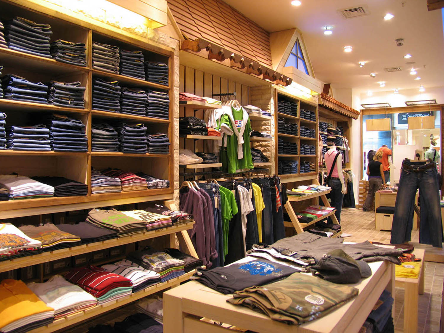 Mavi Jeans Store - KONSEPTIZ Advertising Agency in Turkey